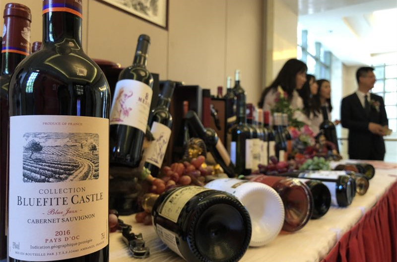 法国蓝菲葡萄酒