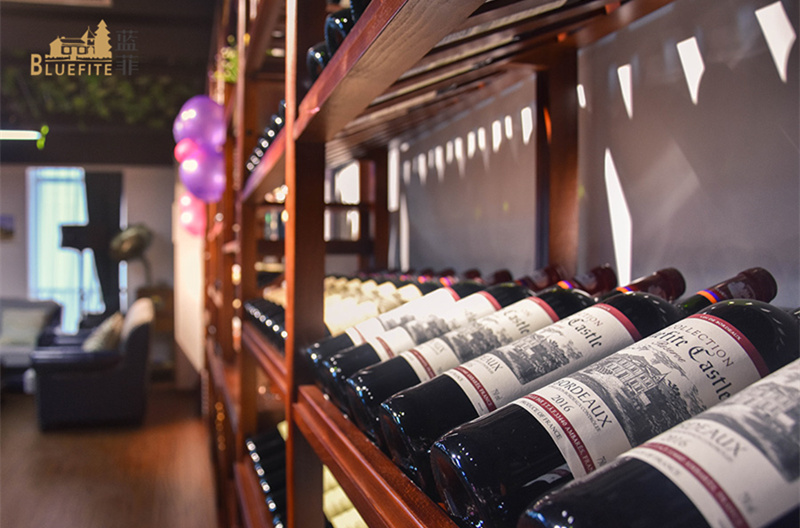 法国蓝菲葡萄酒